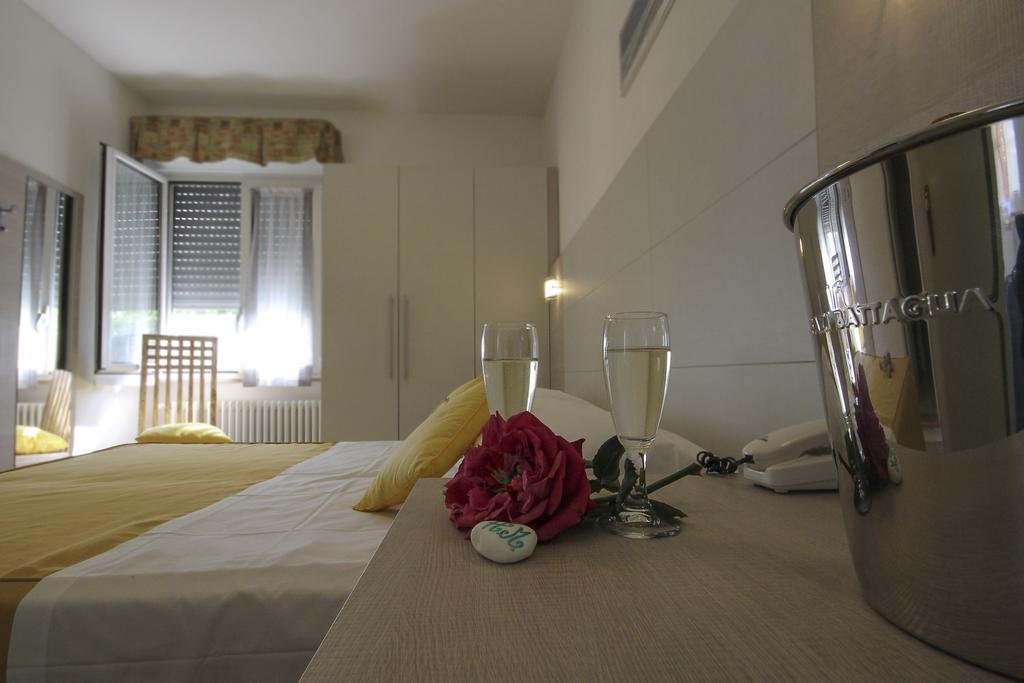 Hotel Miramare Forte dei Marmi Phòng bức ảnh